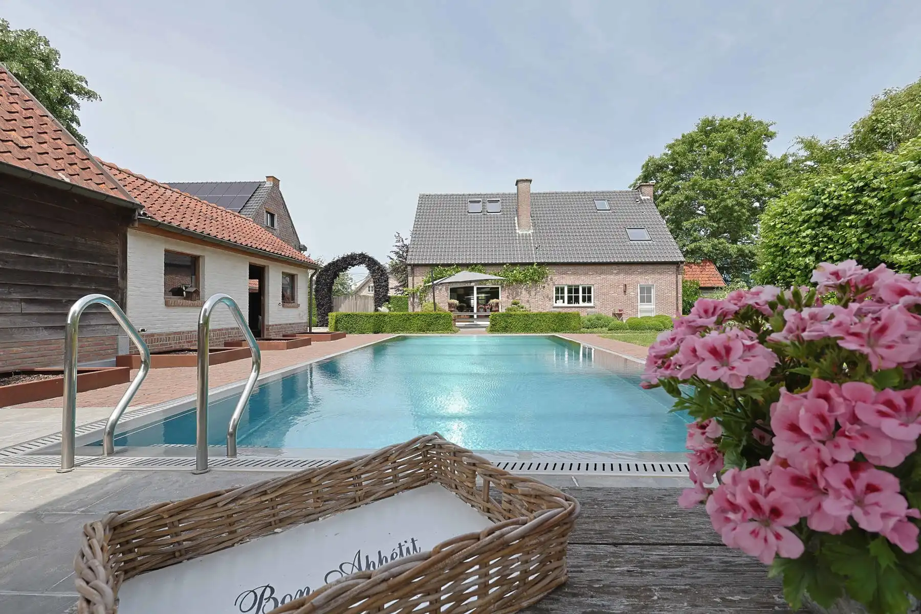 Exclusieve villa te koop - luxe, comfort en rust verzekerd. foto 30