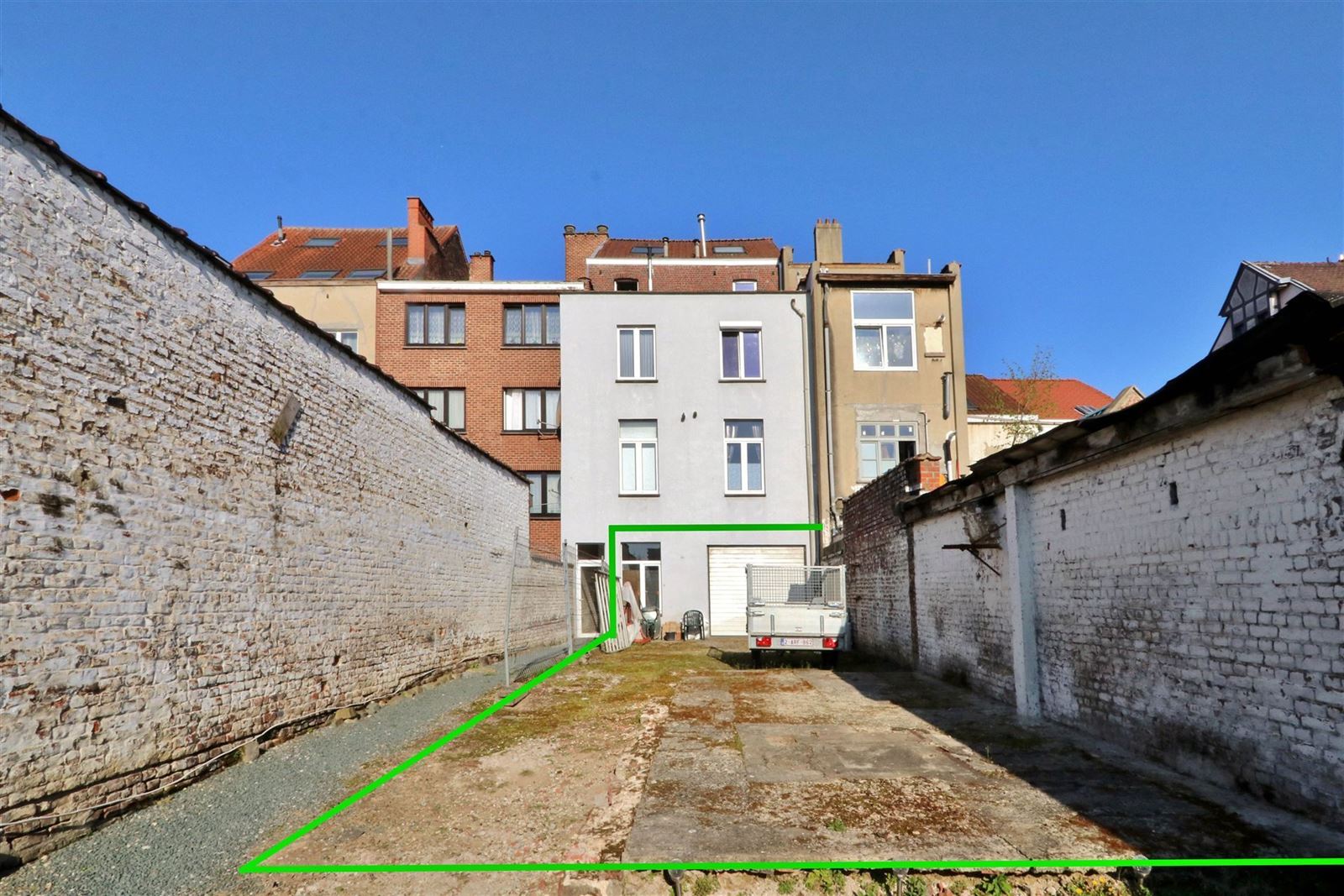 Atelier met volledig kelderverdiep en tuin/buitenruimte foto 13