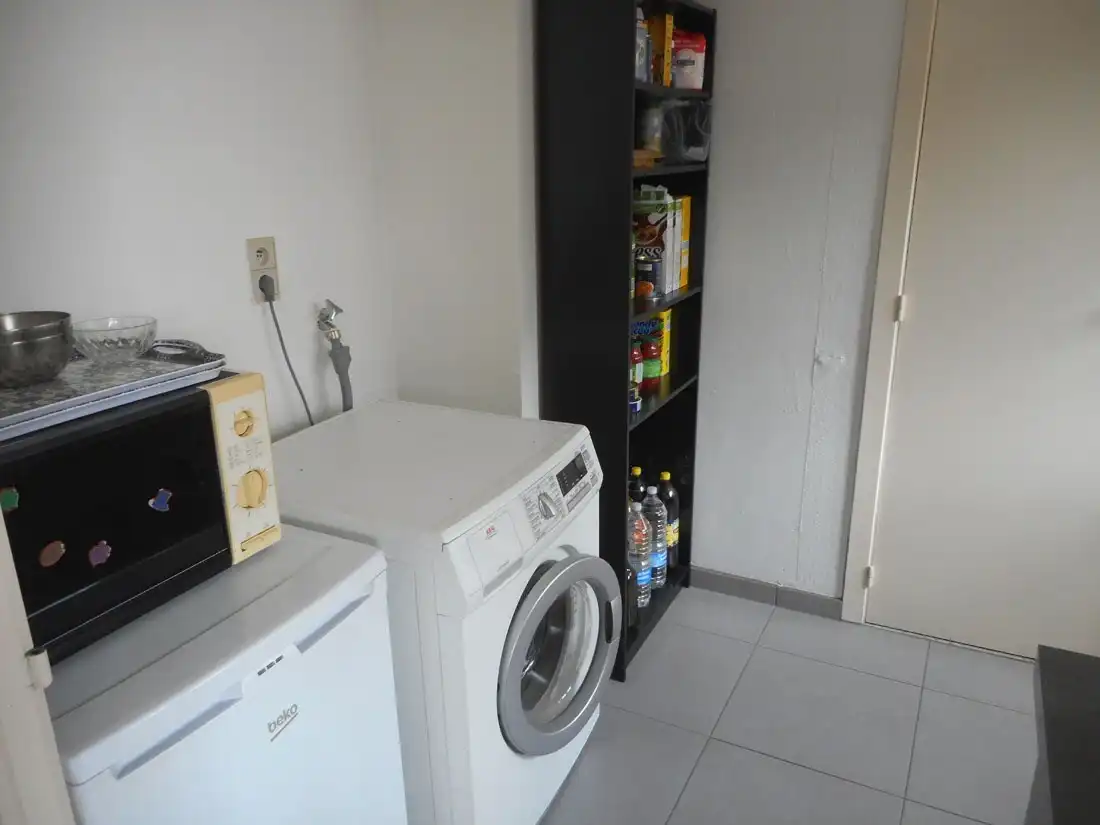 GUNSTIG gelegen appartement te LANAKEN foto 5