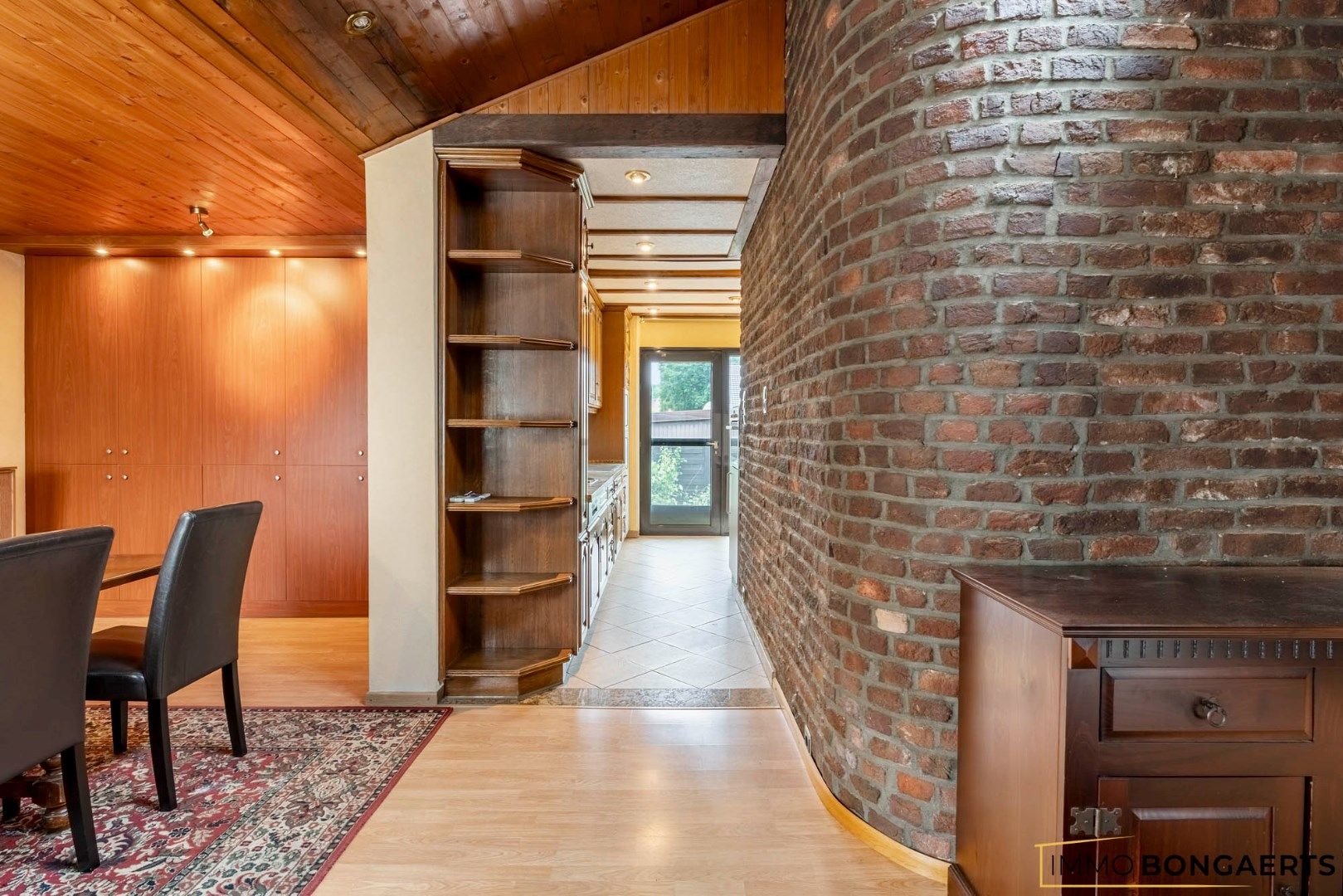 Ruime woning met vier slaapkamers  foto 10