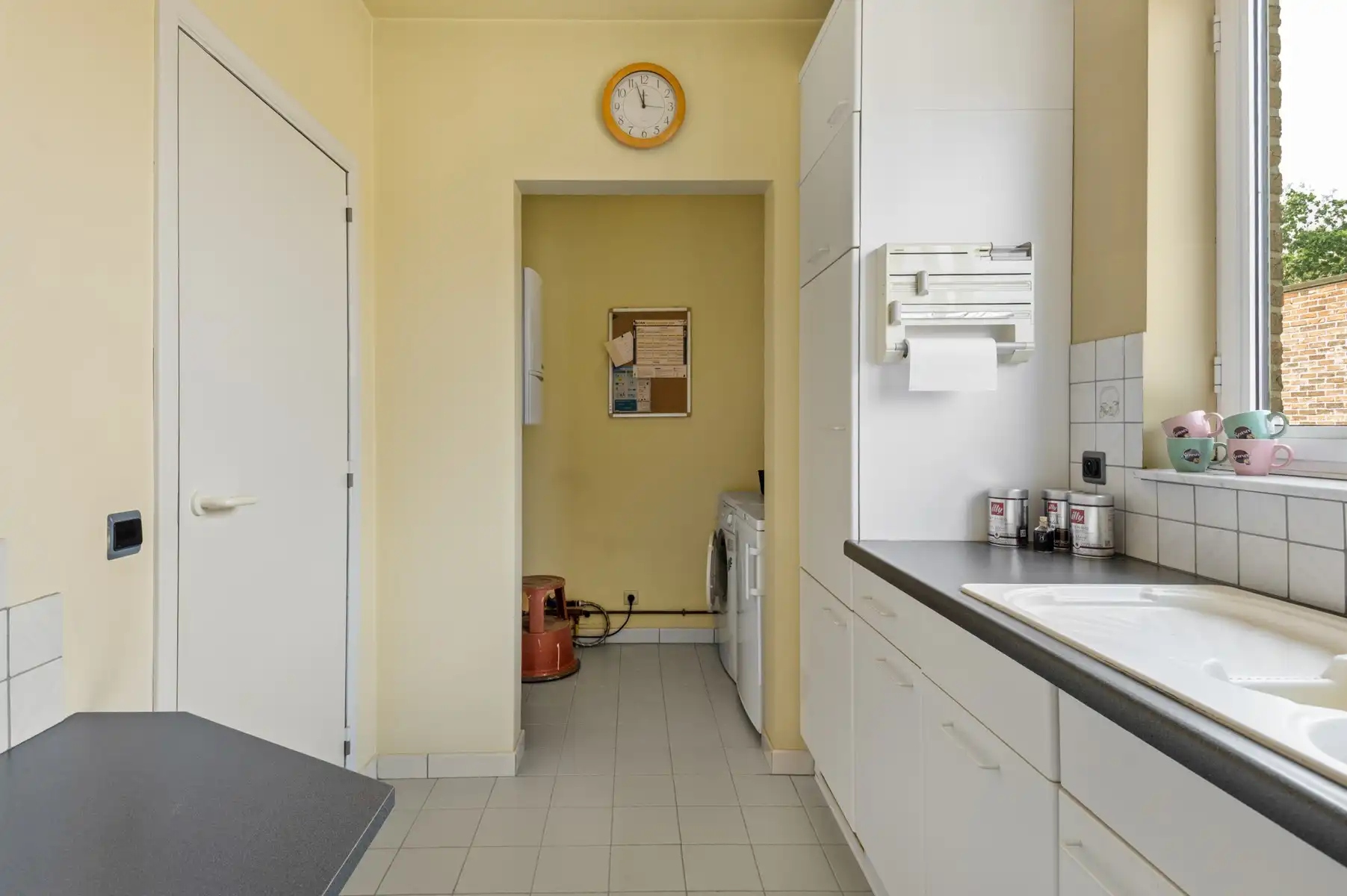 Lichtrijk appartement met garage op uitstekende ligging foto 8