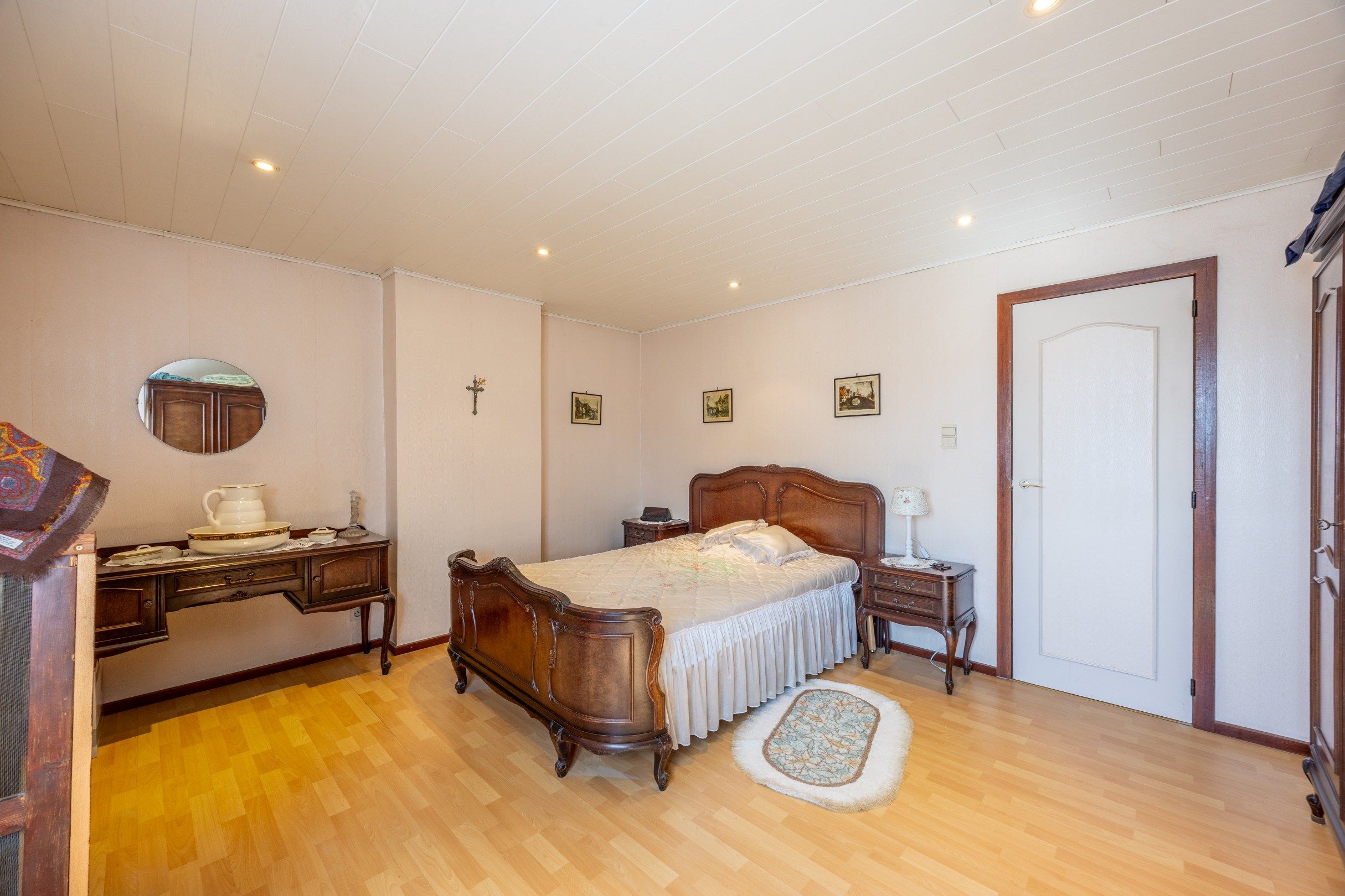 Ruime woning met potentieel en uitstekende ligging! foto 7