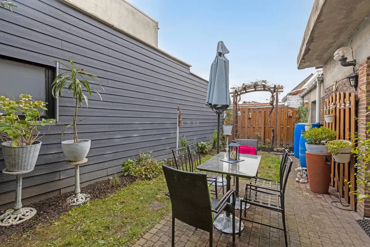 Charmante en rustig gelegen 3-gevel woning met tuin foto 8