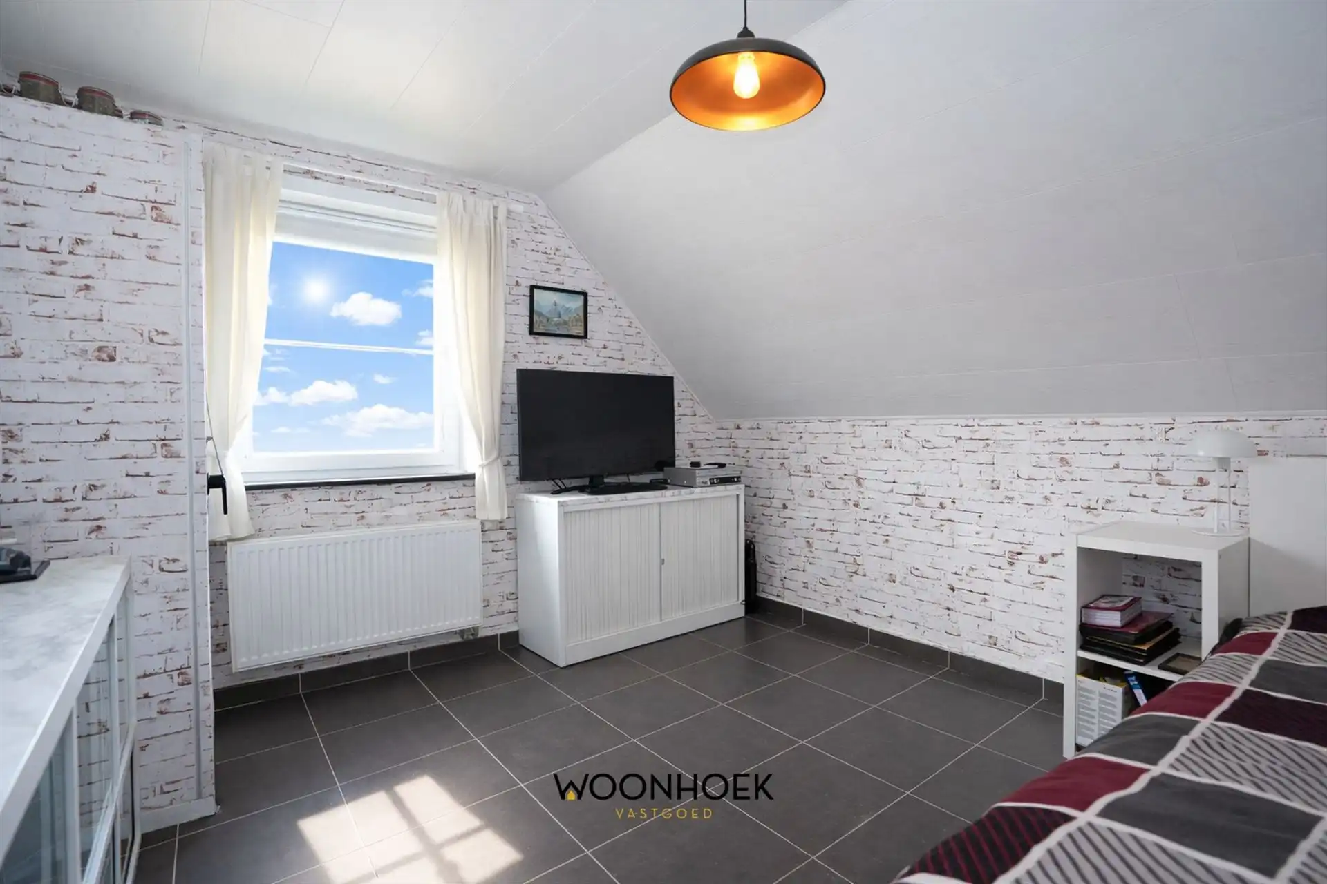  Woning met eigentijdse en serene architectuur foto 11