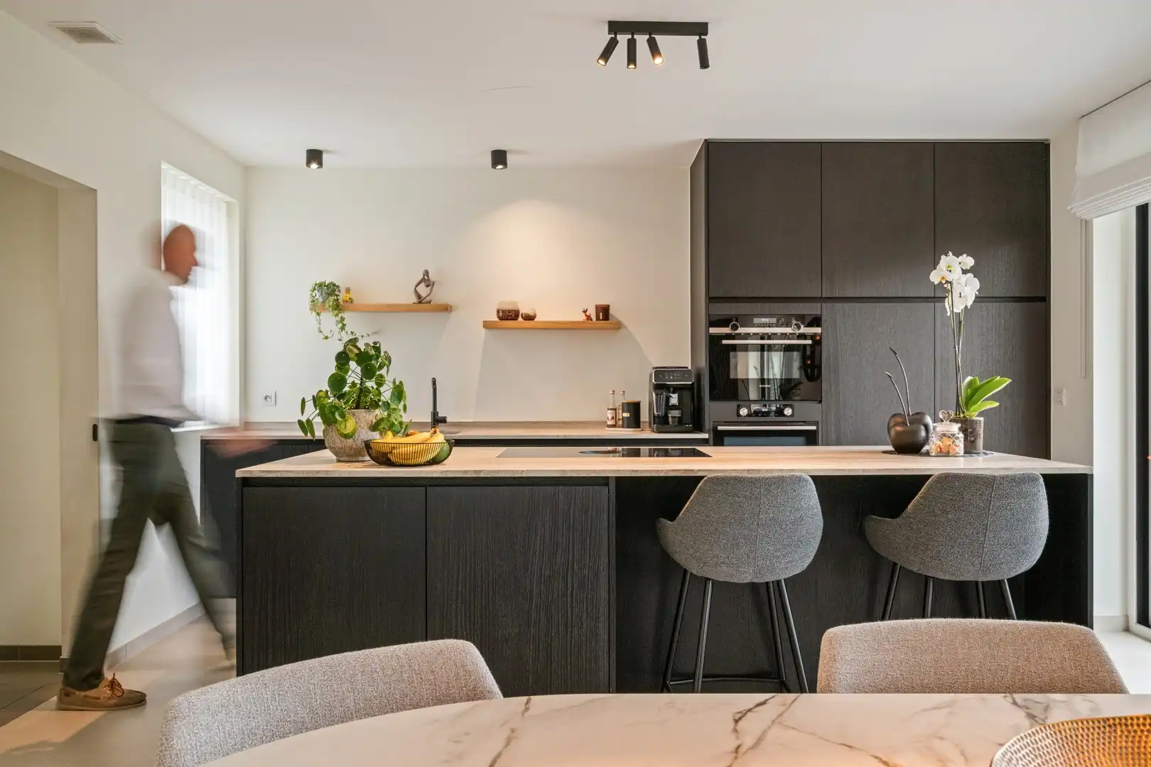 Recente, perfect afgewerkte villa met 4 slaapkamers te Roeselare foto 14