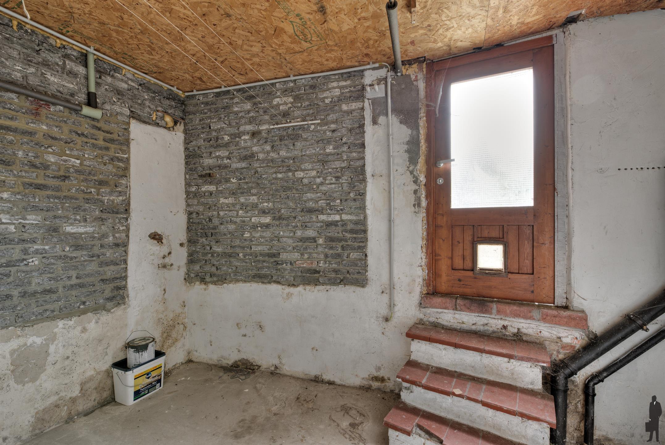 Te renoveren woning, ideaal als opbrengsteigendom. foto 14