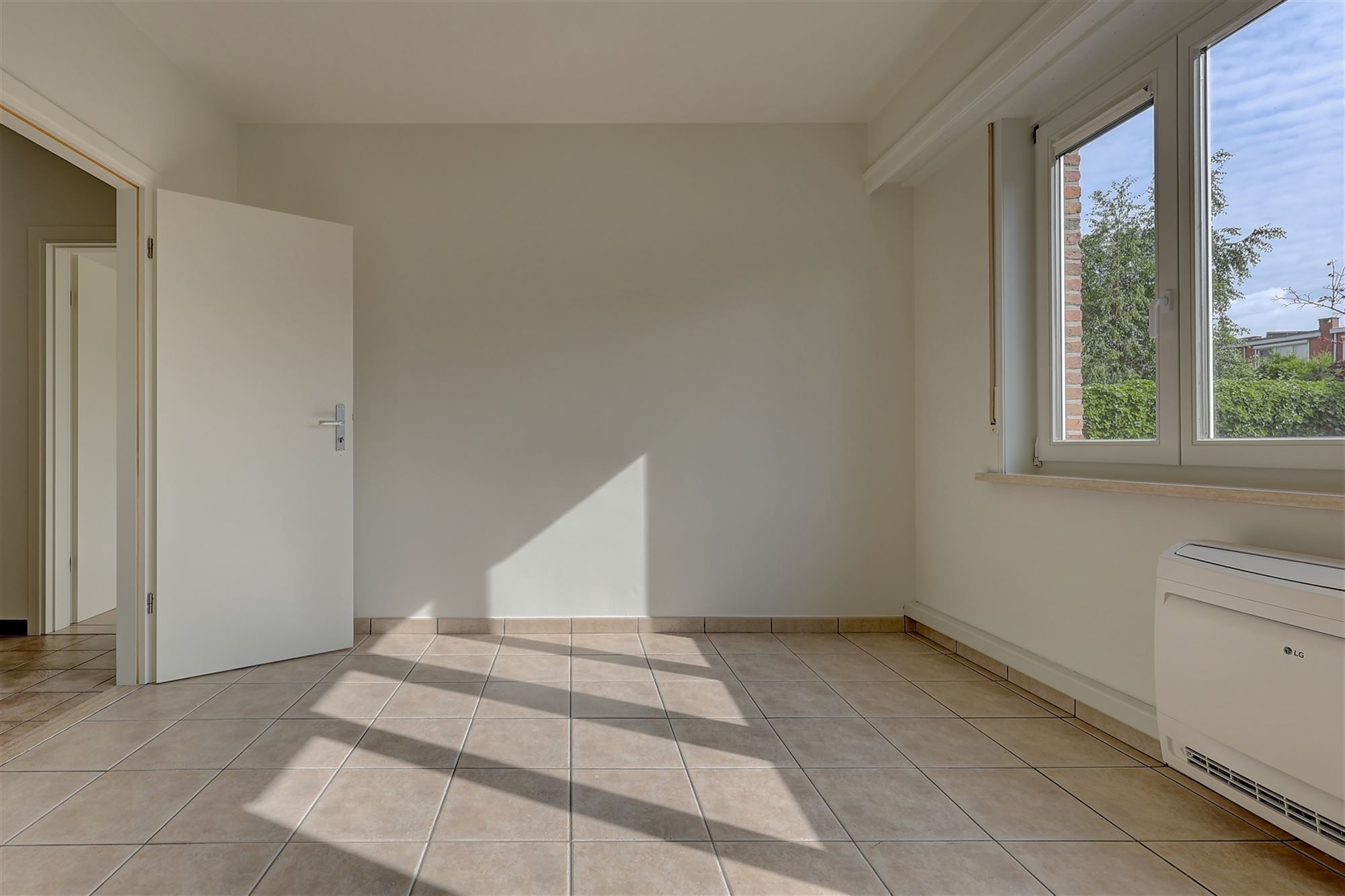 Energiezuinig gelijkvloersappartement met twee slaapkamers en garagebox foto 7