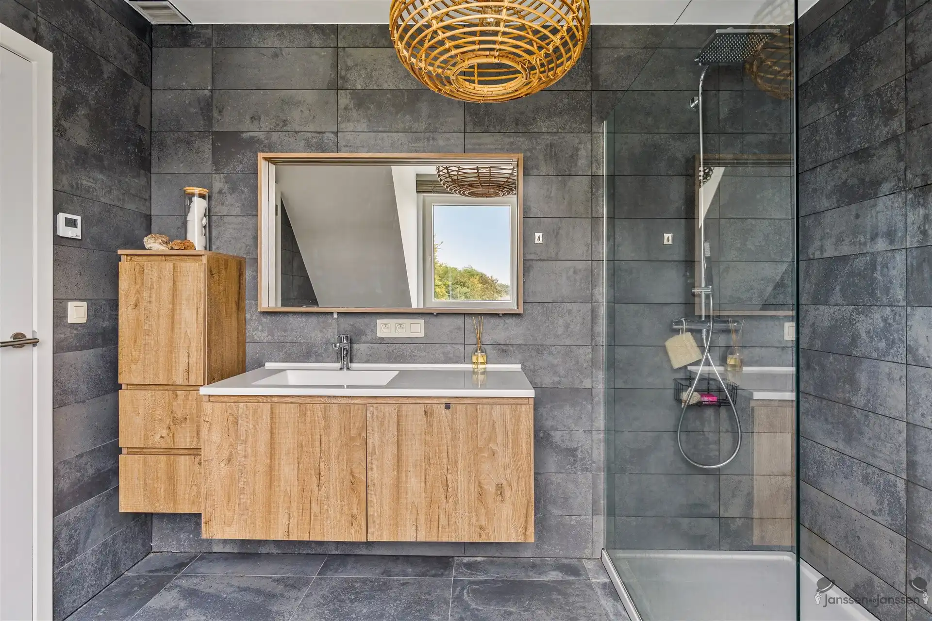 Ruim nieuwbouw appartement met 2 slaapkamers (bemeubeld)  foto 16