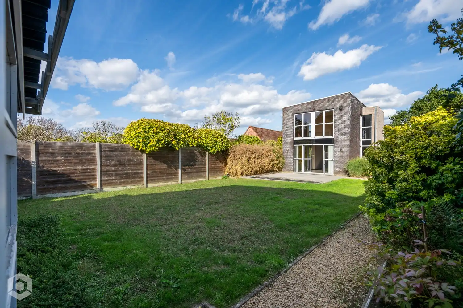 Instapklare woning met 2 slpkrs en ruime tuin te Beerzel foto 23