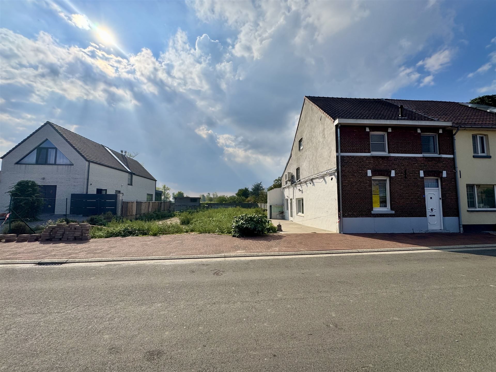 Te renoveren woning op een doodlopende straat  foto 2