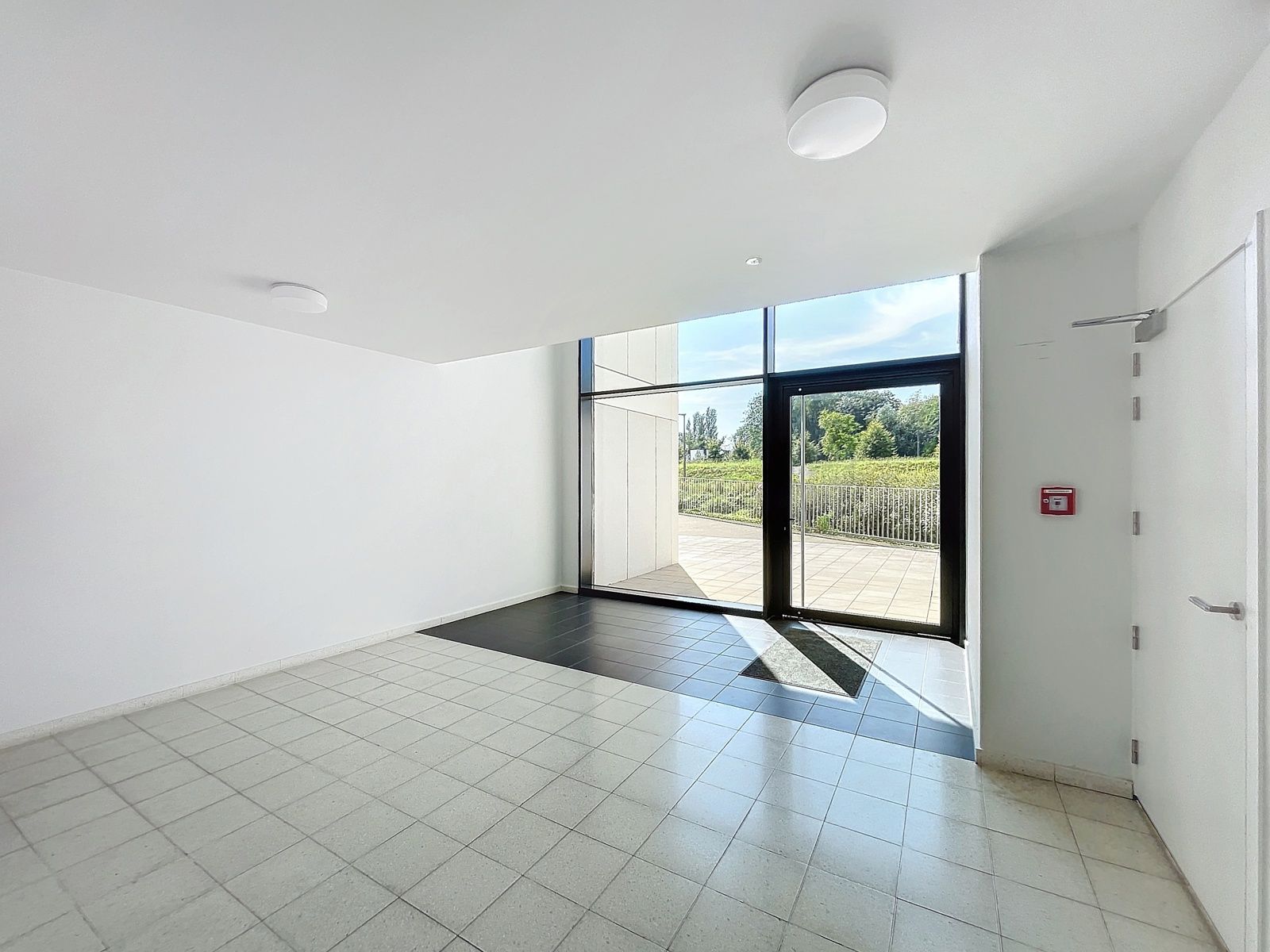 1 slpk app met terras en inpandige parkeerplaats foto 3