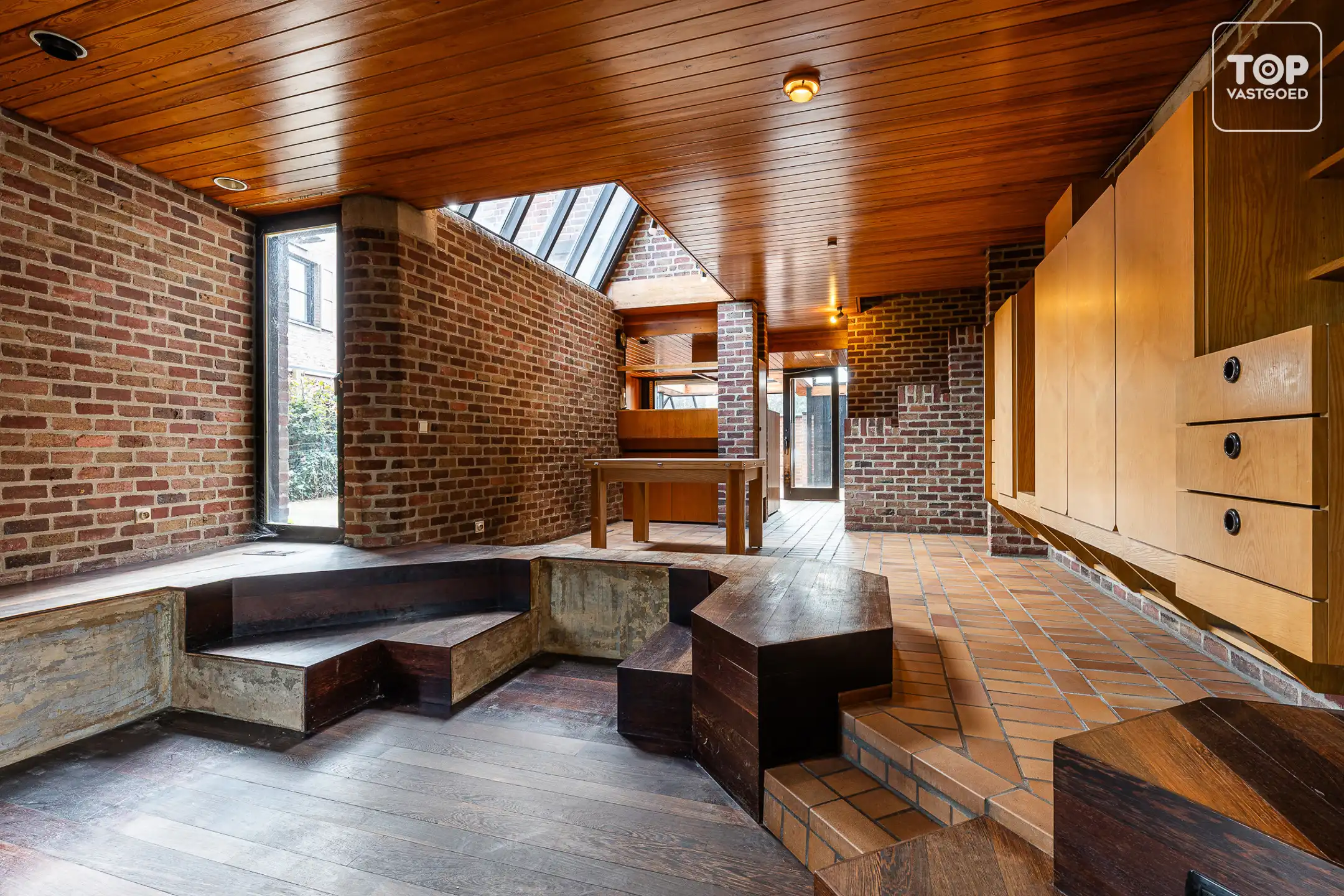 Architecturale woning met 4 slaapkamers en dubbele garage foto 5