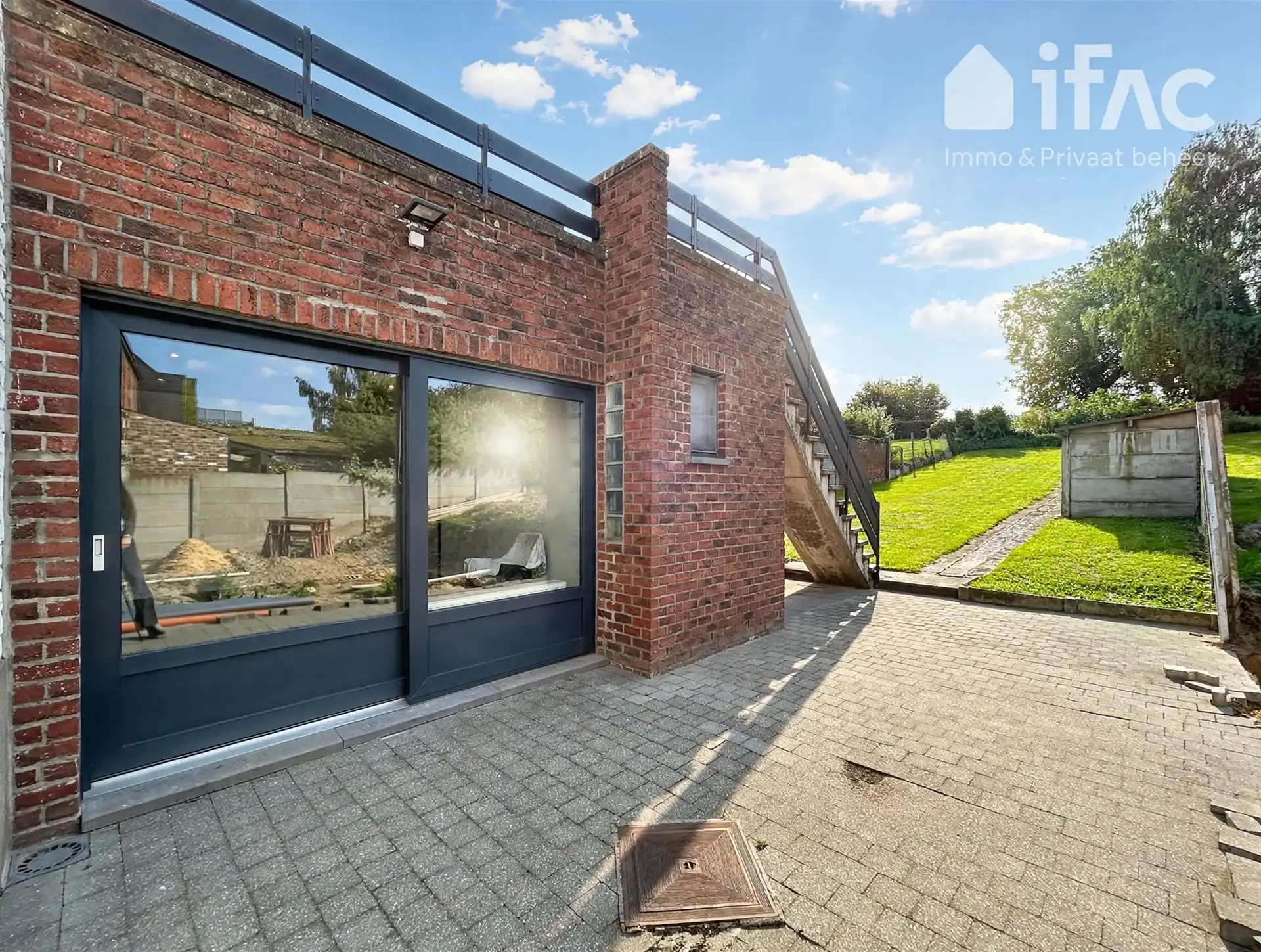 Fijn gelegen 2 slaapkamer appartement met tuin foto 4