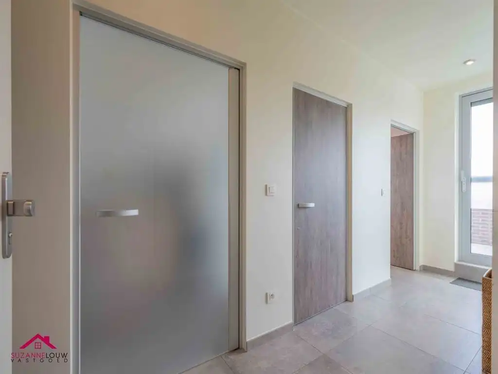 Instapklaar penthouse met terras aan voor- en achterzijde foto 3