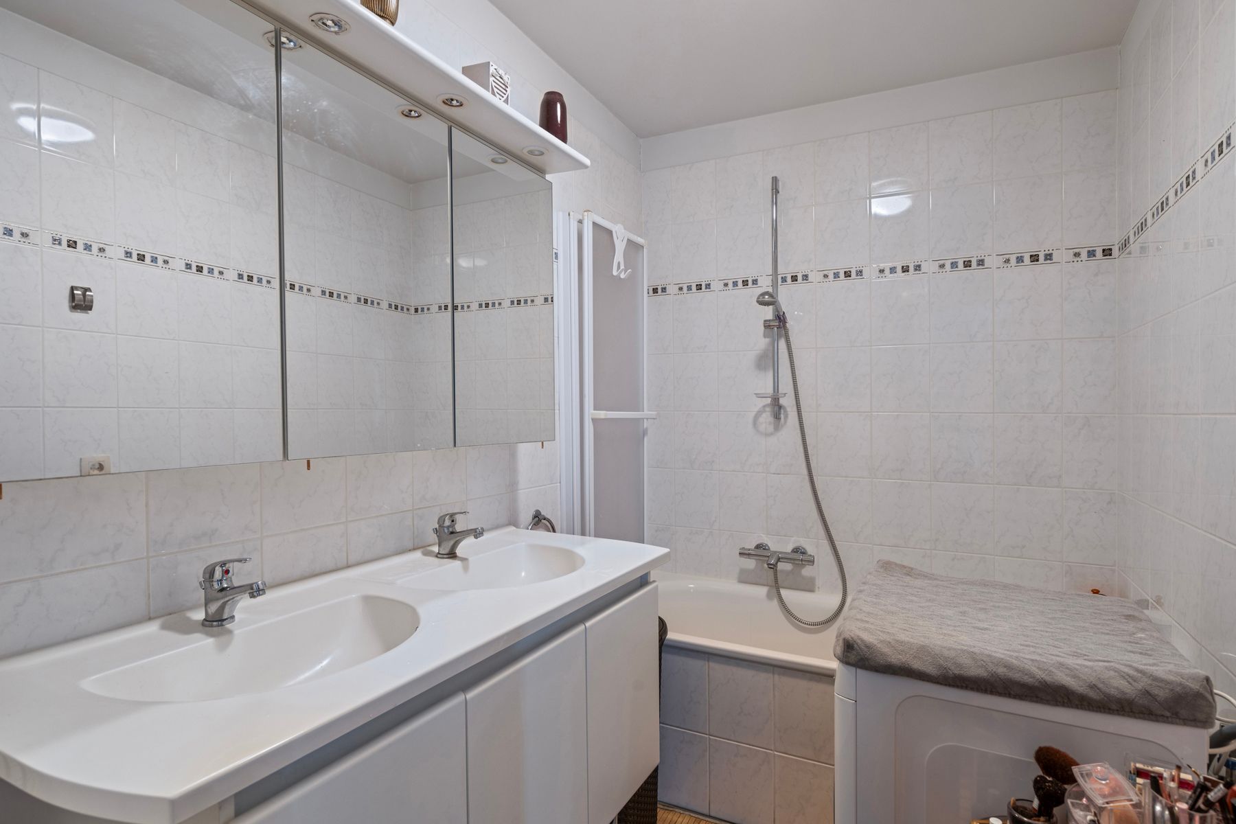 Hoekappartement met 2 slpk & 2 badk in het groen te Ukkel foto 9