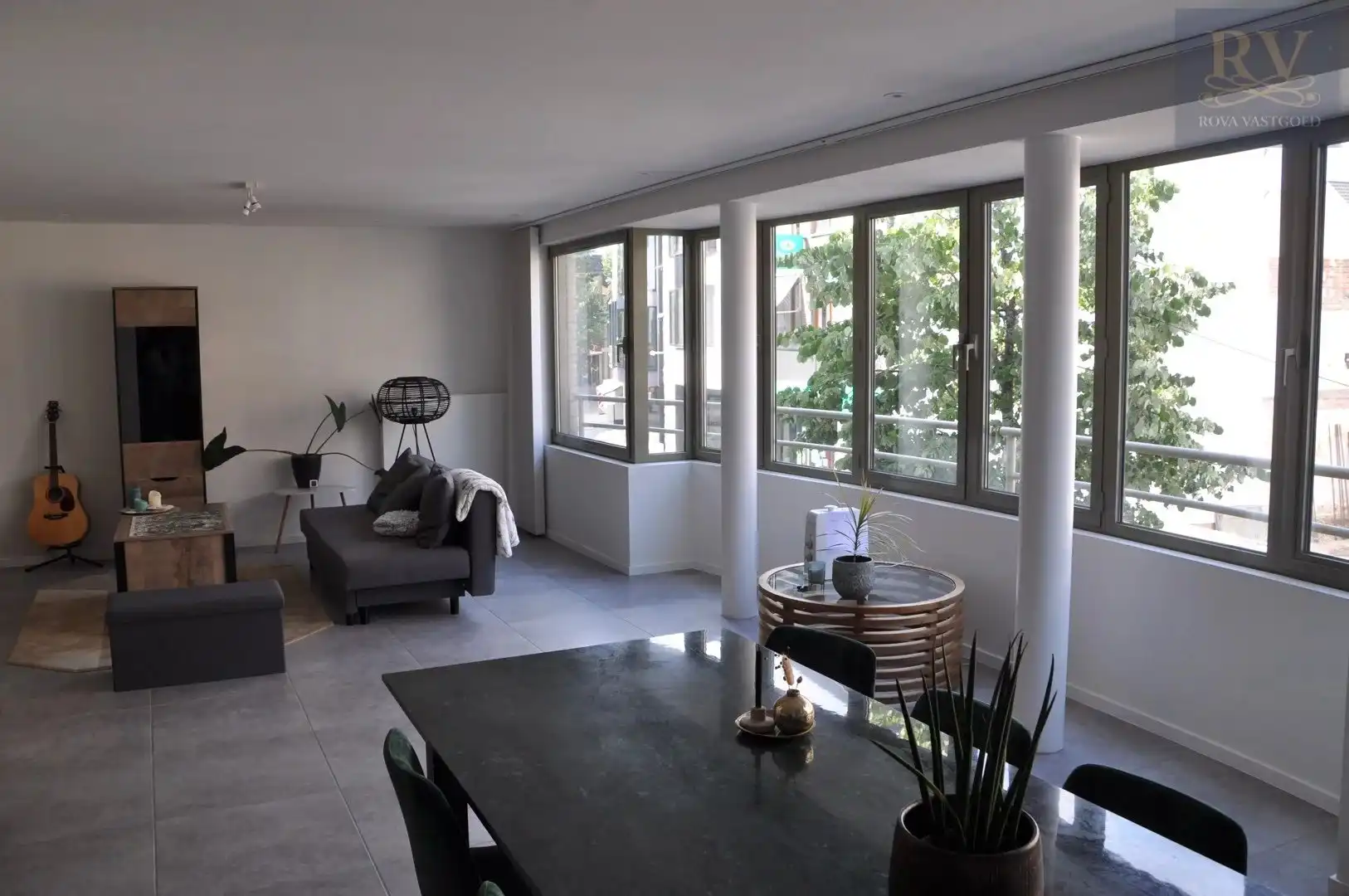 PRACHTIG EN RUIM APPARTEMENT MET 2 SLPK  IN HET CENTRUM VAN BILZEN foto 8