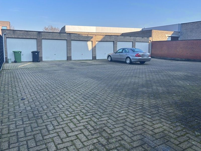 Rustig gelegen appartement met terras en garage foto 15