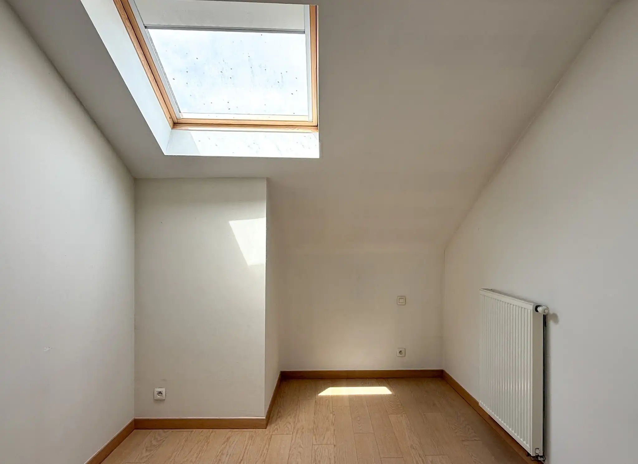 Duplexappartement met 2 slaapkamers op de Grote Markt van Beveren foto 12