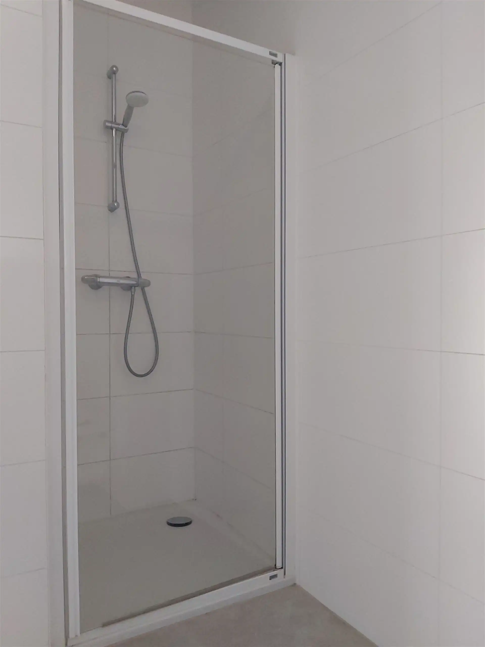 Instapklare patiowoning met 3 slaapkamers en 2 autostaanplaatsen in het rustige Uikhoven/Maasmechelen! foto 15