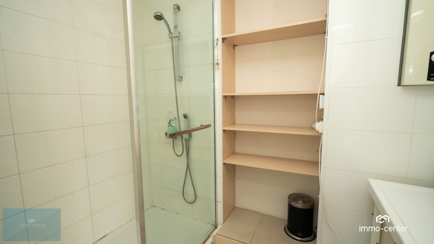 Ruim appartement met 4 slaapkamers en 3 terrassen in hartje Genk! foto 17