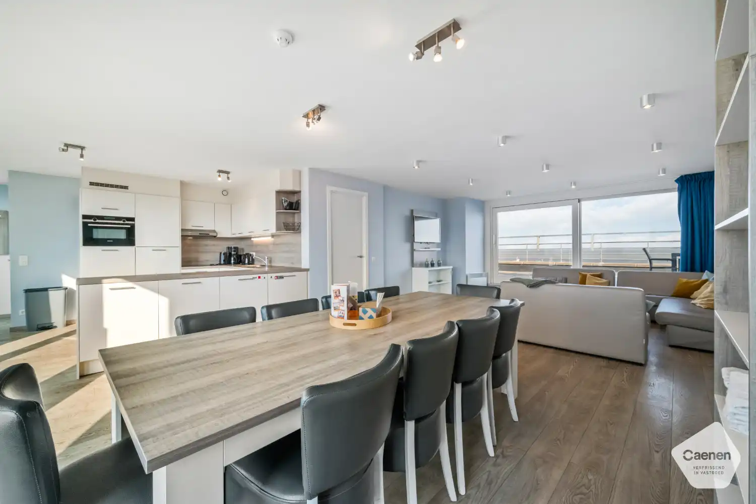 Prachtig instapklaar appartement met 4 slaapkamers en twee grote terrassen foto 4