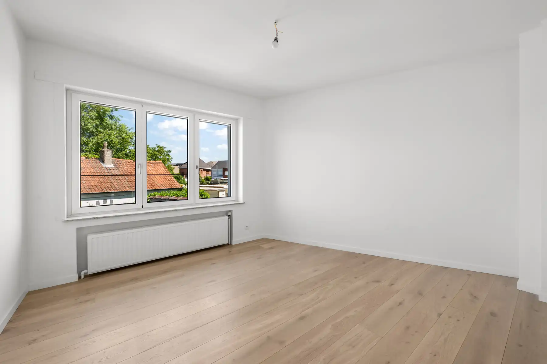 Gerenoveerd 2 slaapkamerappartement met garage foto 11