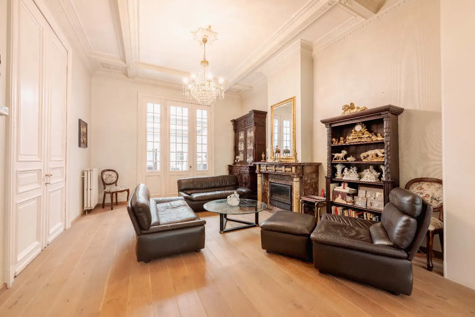 PRACHTIGE NEOCLASSICISTISCHE HERENWONING MET AUTHENTIEKE CHARME foto 7