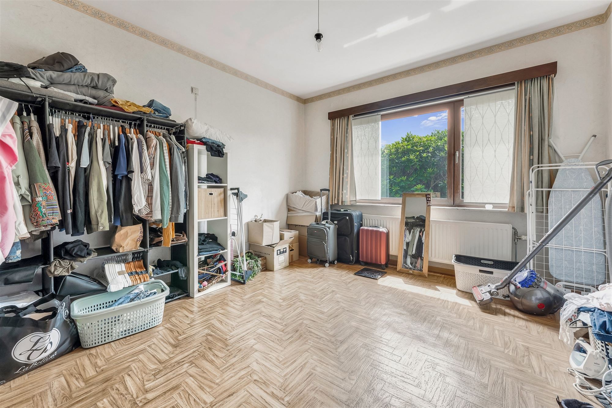 GELIJKVLOERSE WONING OP 2283M2 OP RESIDENTIËLE LIGGING foto 15