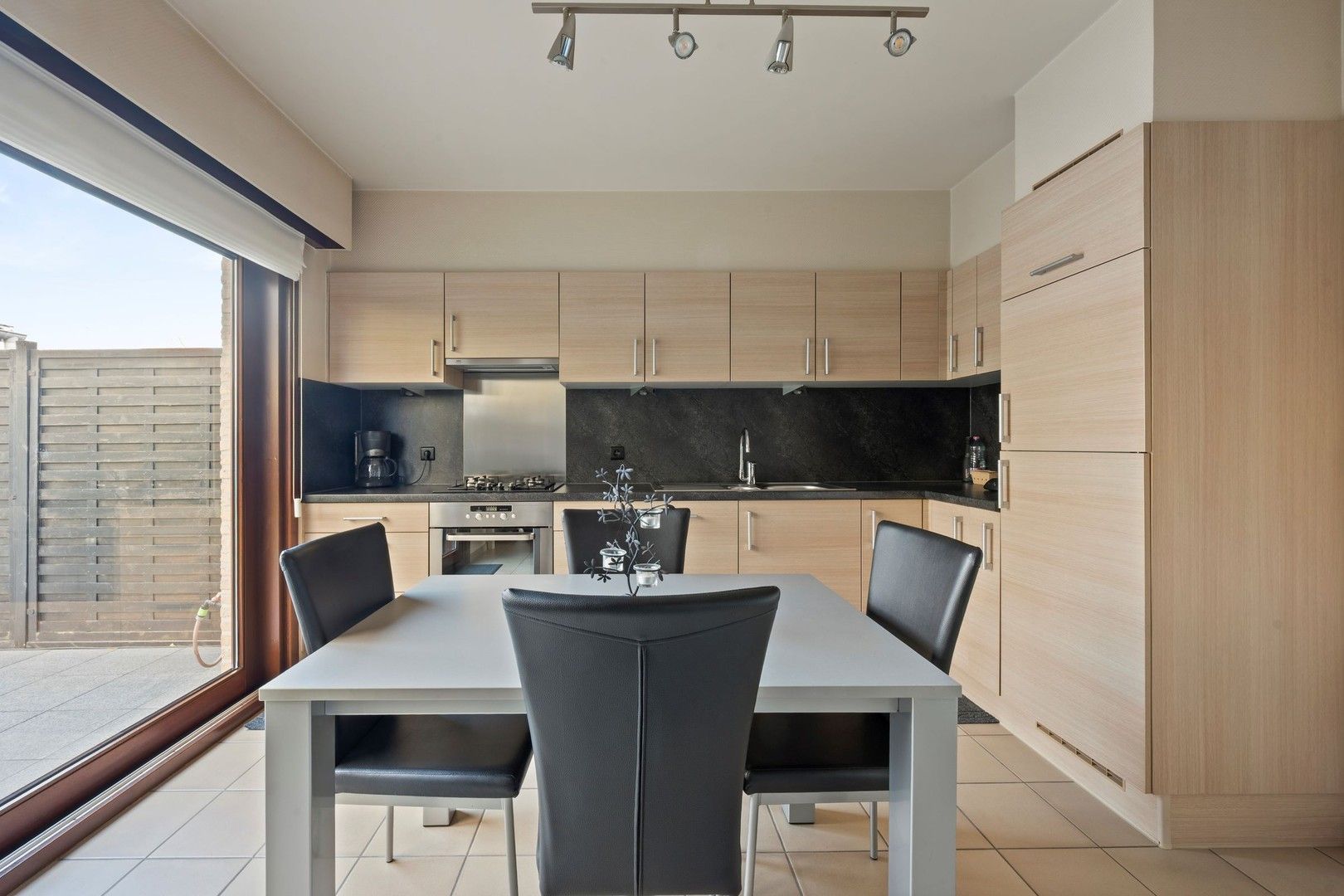 Instapklare, verzorgde en energiezuinige woning met garage,  3 slaapkamers en tuintje te Marke foto 6