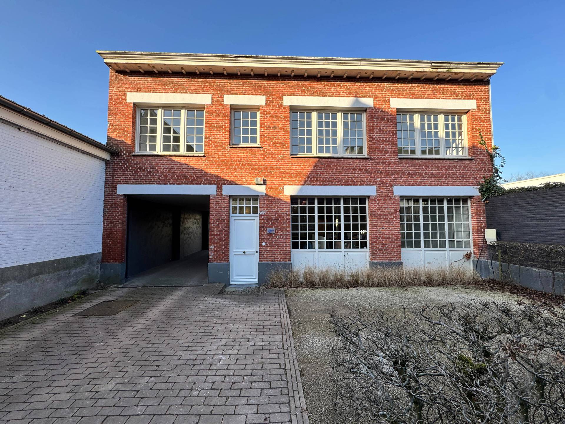 Instapklaar kantoor te huur te Ekeren! foto {{pictureIndex}}