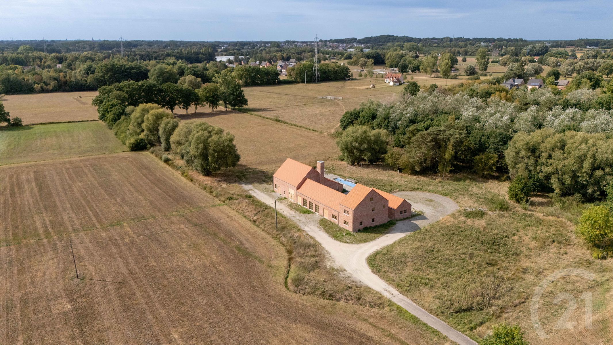 Prachtige en idyllisch gelegen hoeve (casco) op 4 hectare! foto 13