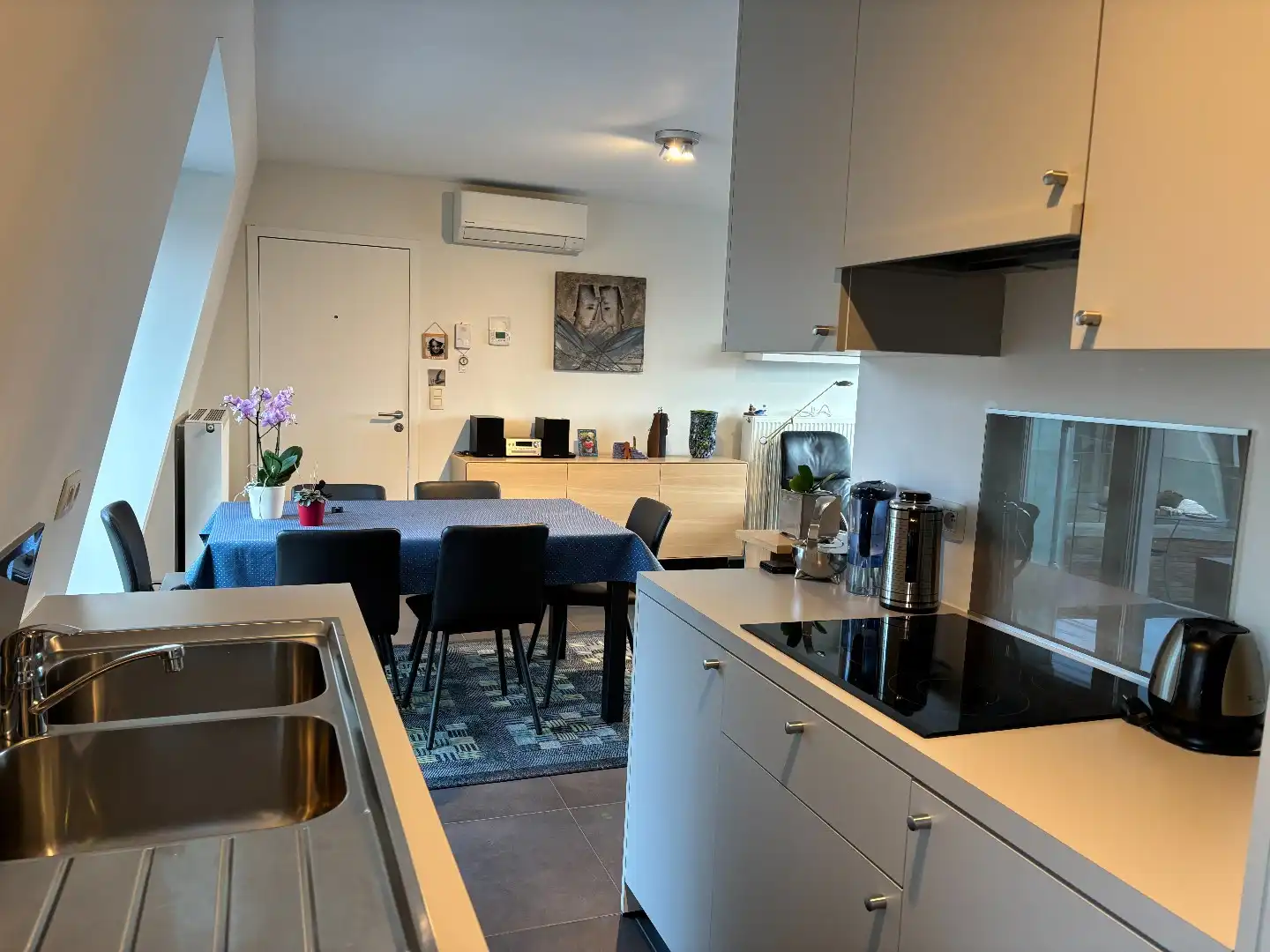 Modern appartement met 2 slaapkamers, garage en terras! foto 7