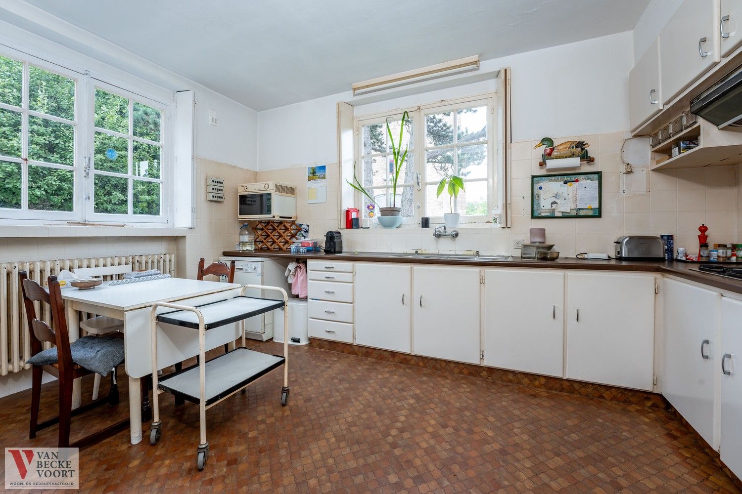 Karaktervolle landhuis op een prachtig domein van 2.030m² foto 3