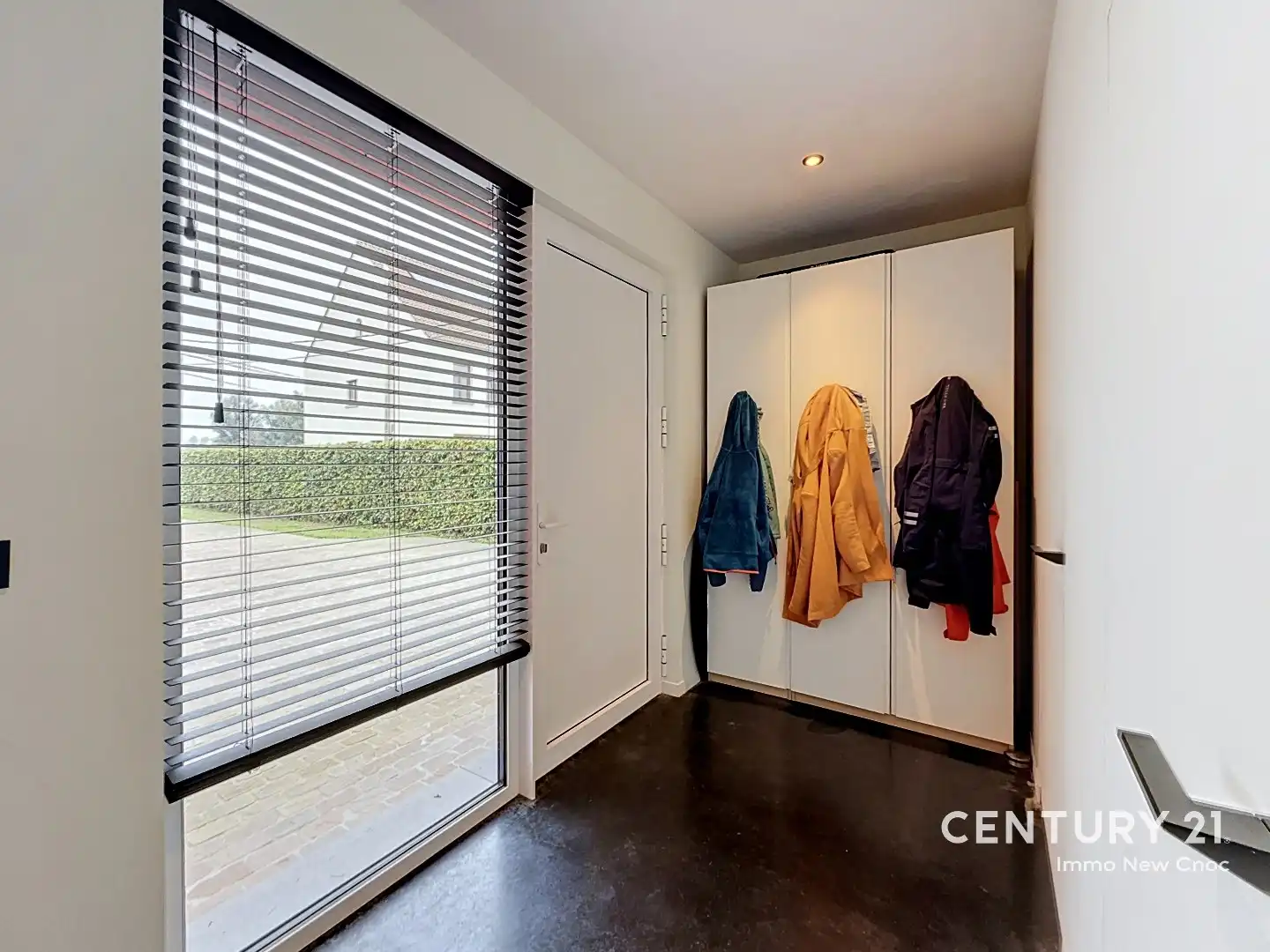 Scandinavisch wonen in harmonie met de natuur: Exclusieve villa in Damme foto 18