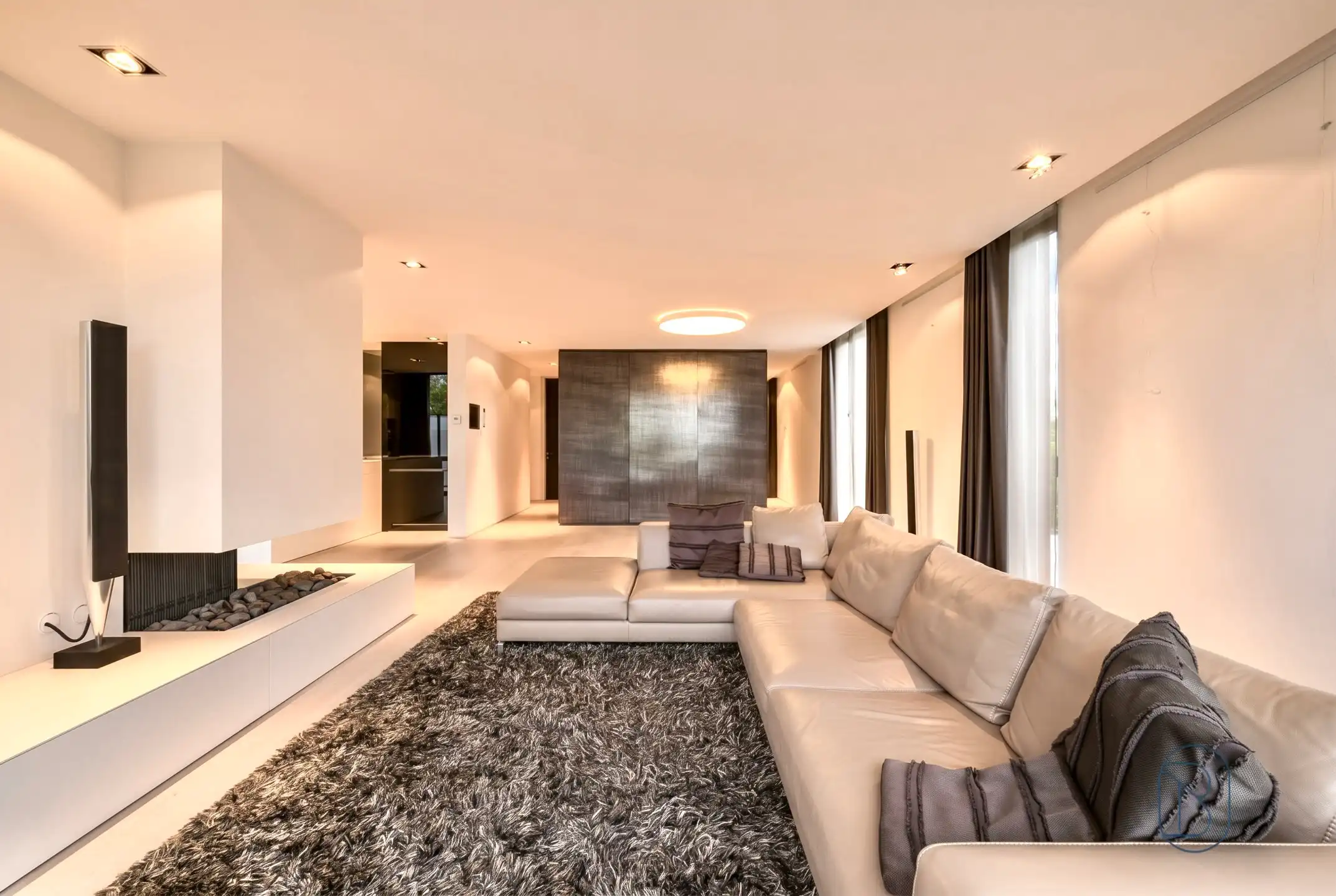 Topgelegen lichtrijke penthouse met prachtig terras foto 12