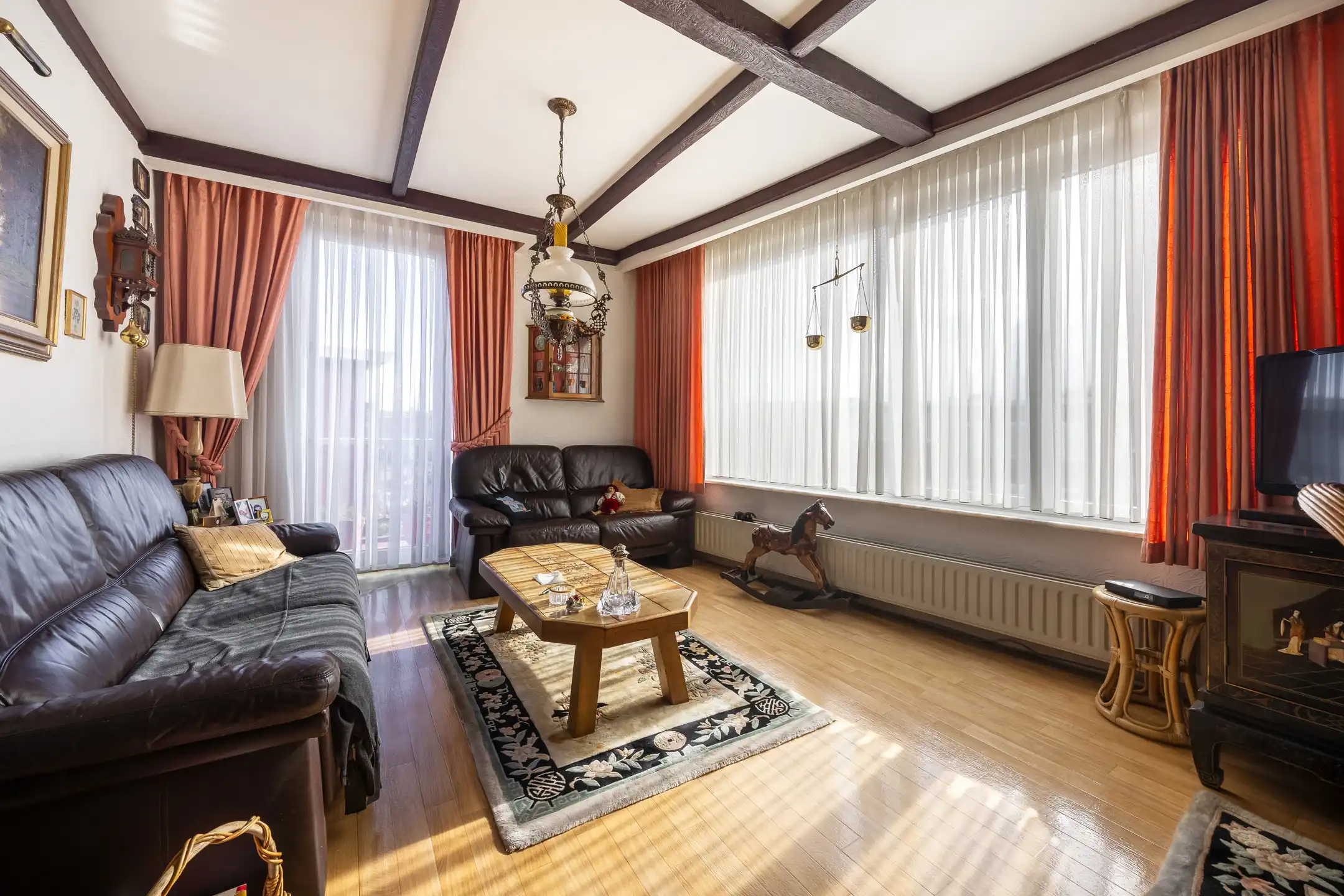 Goed gelegen appartement met 2 slaapkamers en terras foto 6