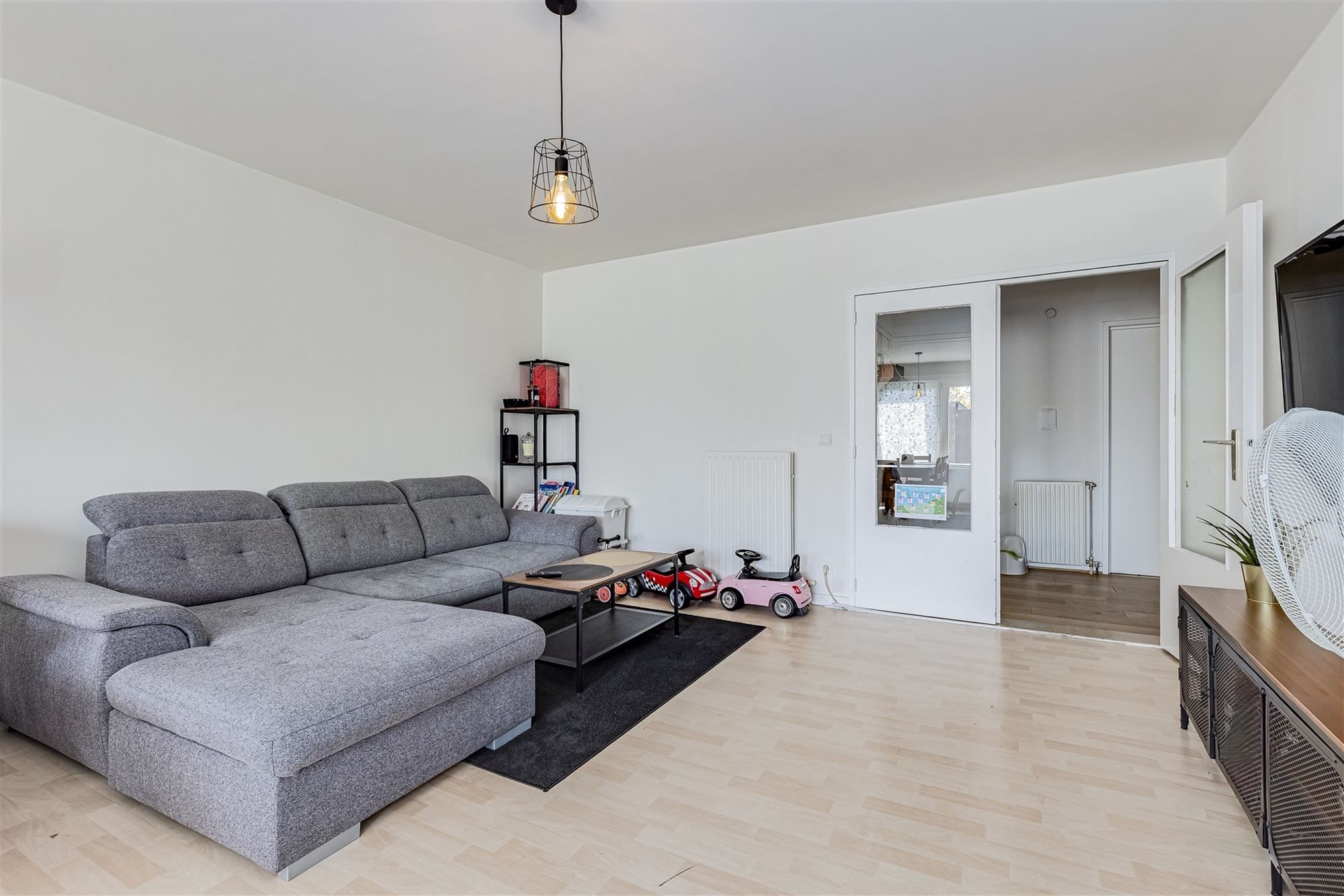 Ruim appartement met 2 slpk + terras te koop in Mortsel foto 3