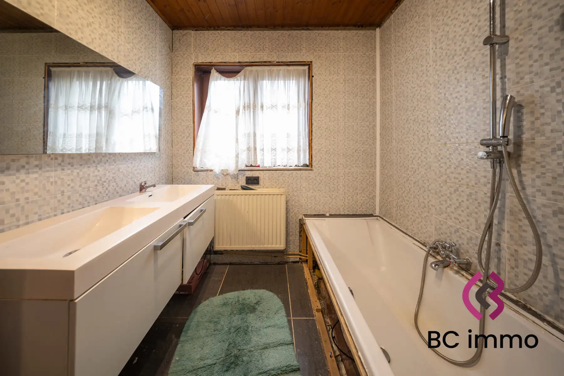 Grote woning met studio, tuin en extra kamers foto 24