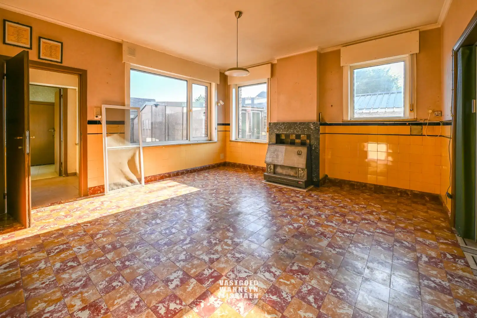 Halfopen bebouwing met 5 slaapkamers op 581m² met 2 garages en een uitweg foto 6