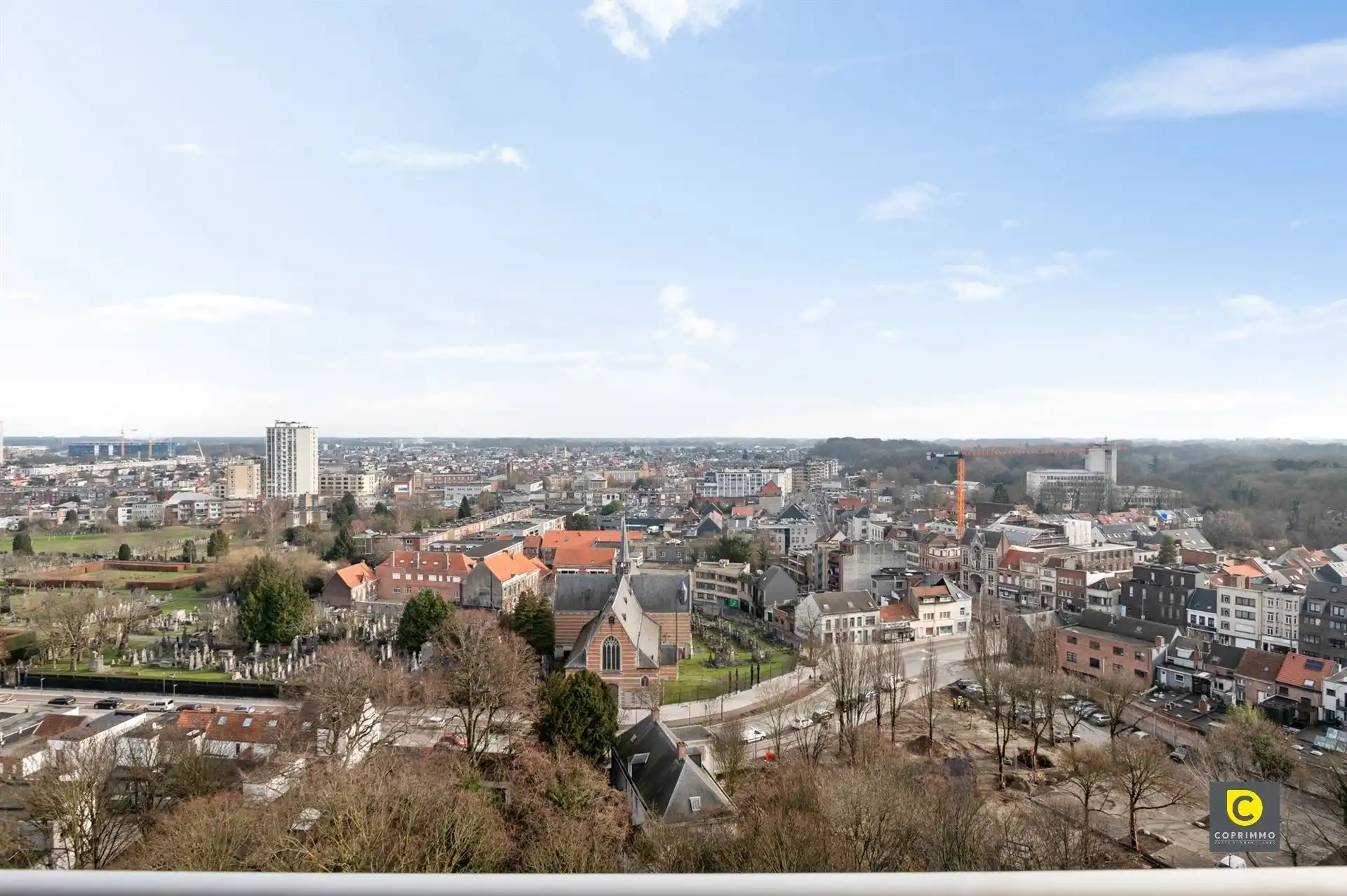 Kwalitatief gerenoveerd appartement met terras foto 4