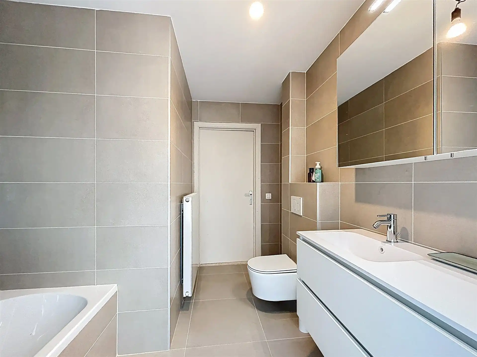 Half open bebouwing met 3 slaapkamers en garage  op perceel van 563m² in doodlopende straat  foto 15