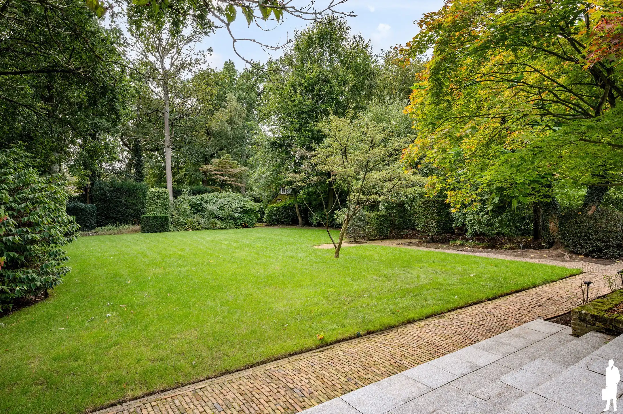 Vlassak Verhulst villa in Vriesdonk op ca. 3.183 m² met binnenzwembad foto 3