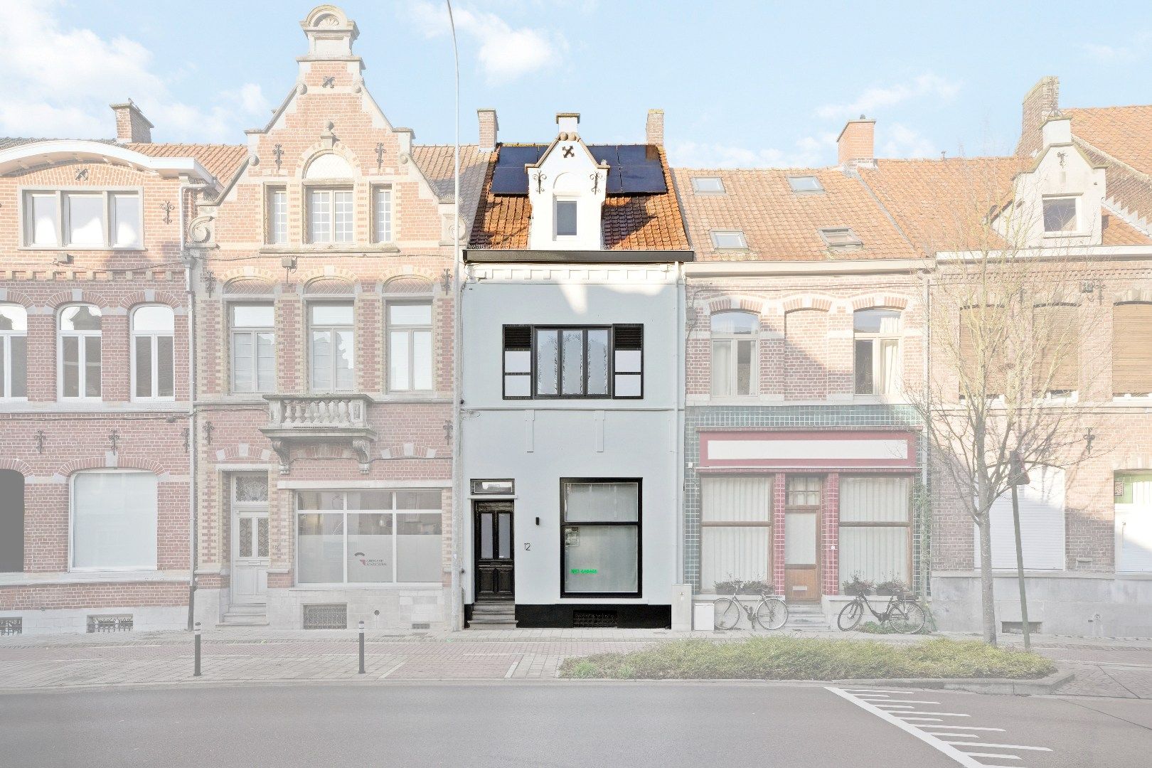 Grote woning, voorzien van vier kamers, twee badkamers, een uitweg,... foto 25