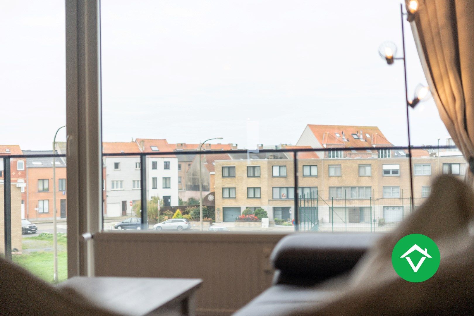 Instapklaar tweeslaapkamerappartement te Bredene foto 3