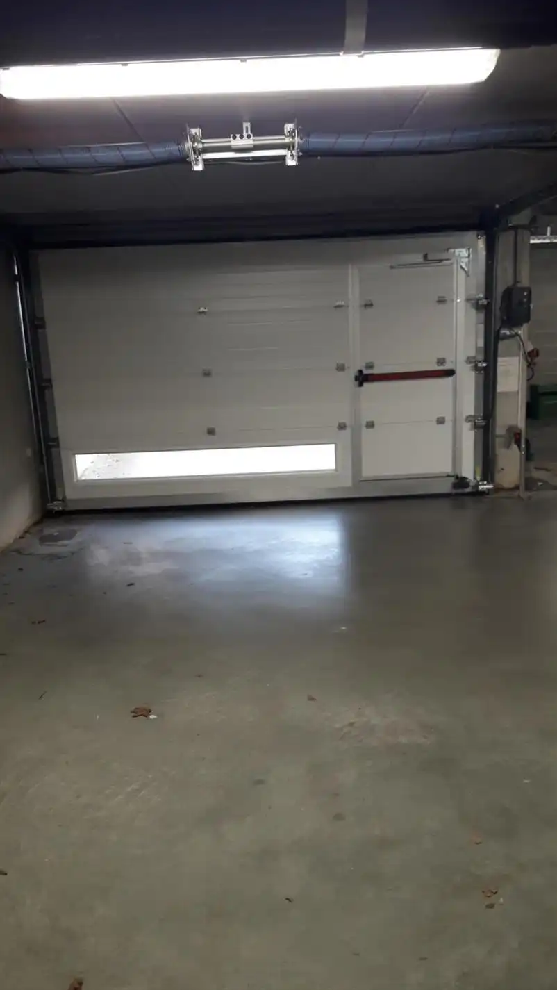 2 ondergrondse autostaanplaatsen, vlotte bereikbaarheid centrum foto 5