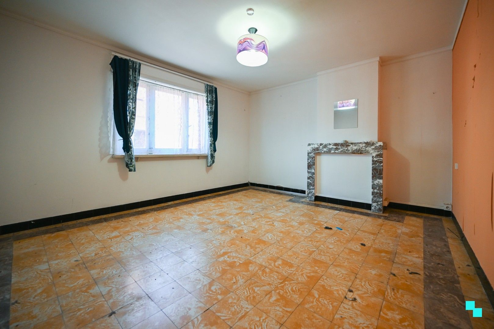 Ruime, te renoveren ééngezinswoning met achteruitweg te Emelgem foto 18