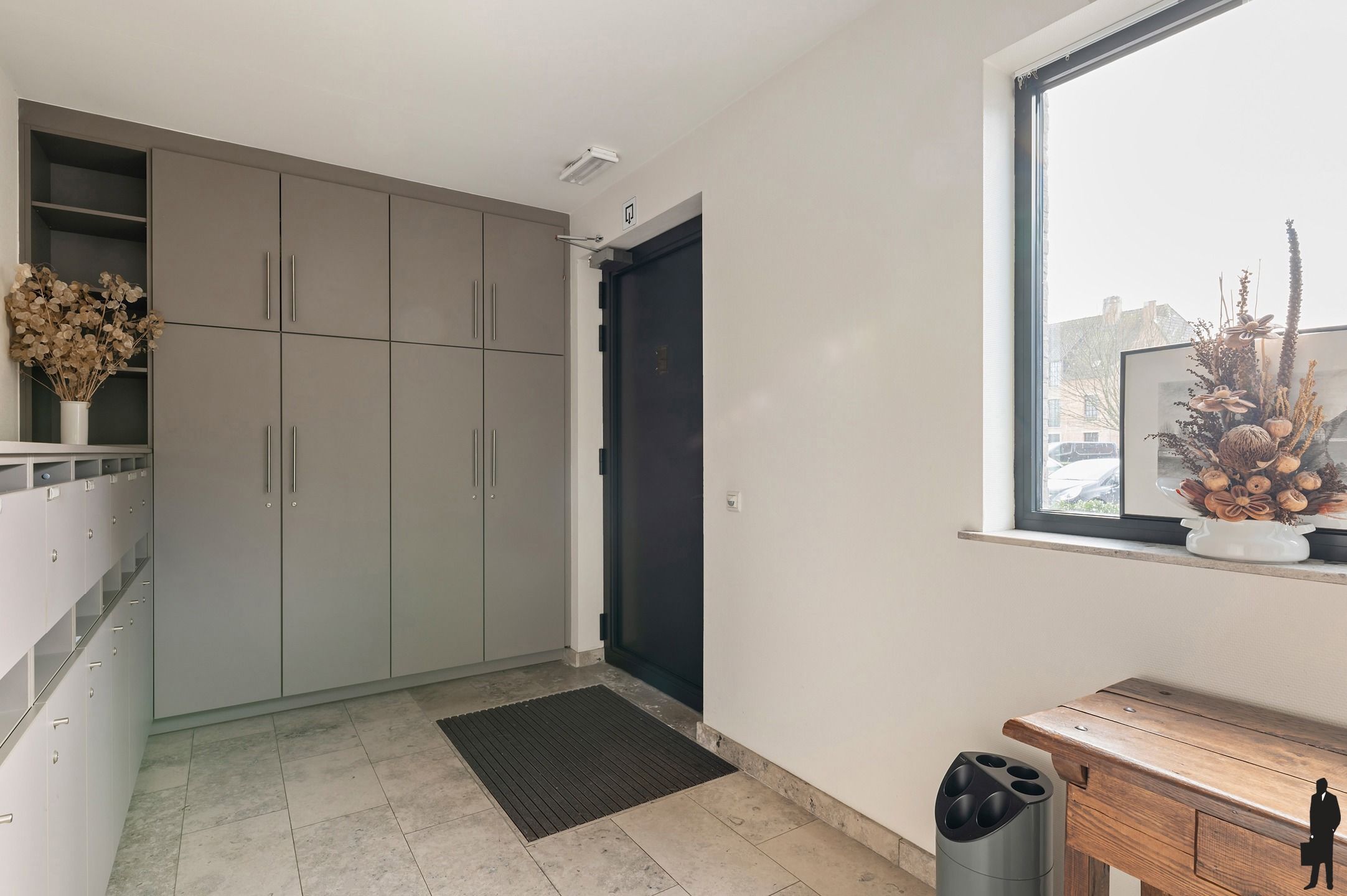 Stijlvol en zonnig appartement met 3 slpk.,2 badk. in Poppel foto 2