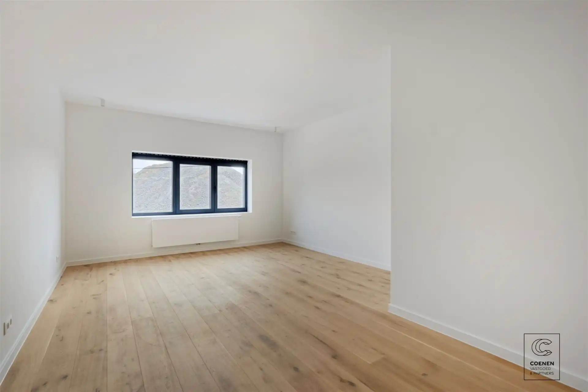 Prachtig gerenoveerde woning met 4 slpk's en riante tuin! foto 13