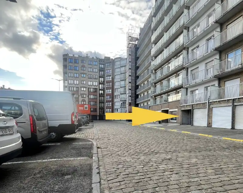 Zeer ruime garagebox (17,60m²) gelegen op de achterzijde  van de Zeedijk foto 3