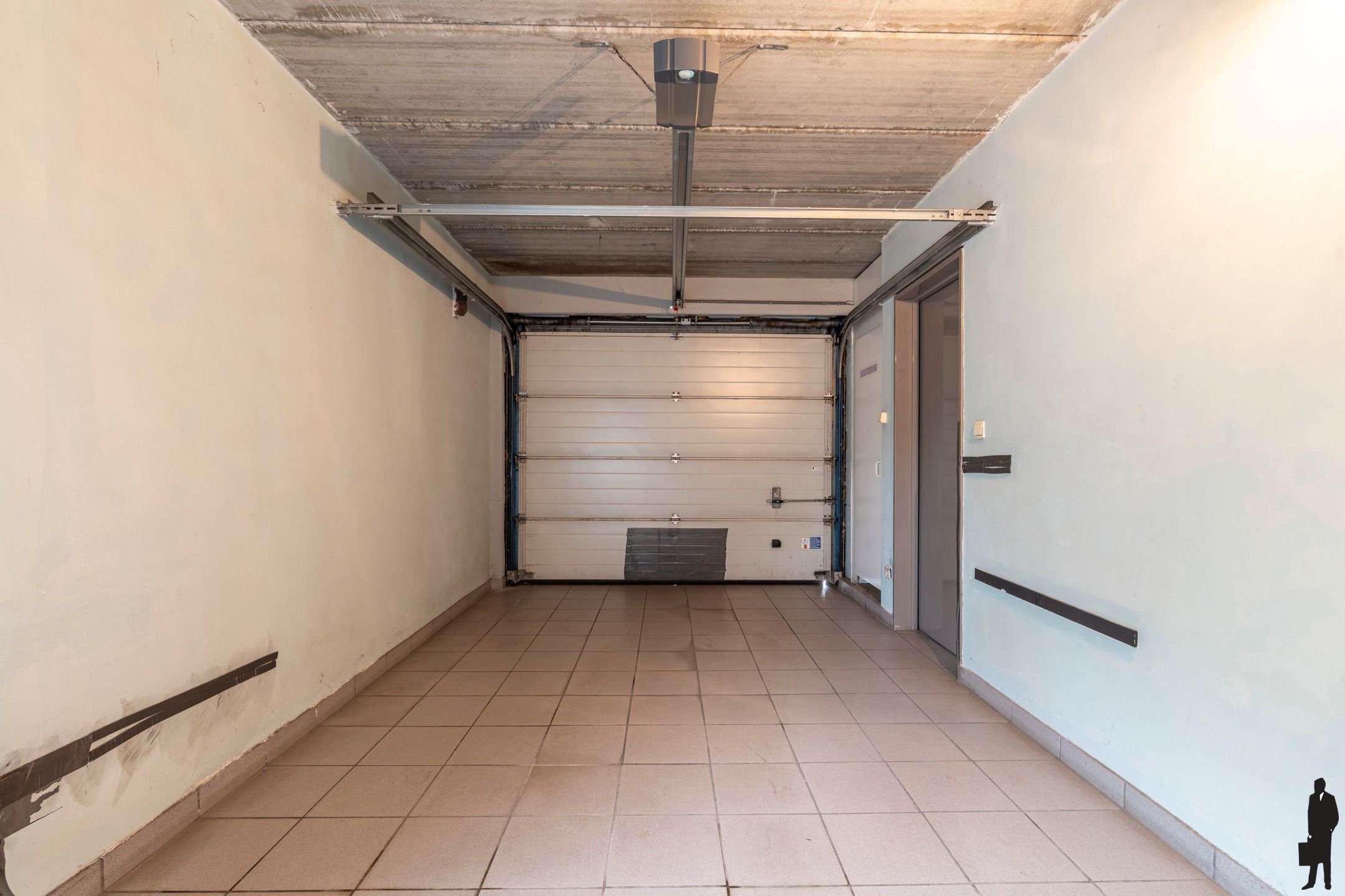 Instapklare gezinswoning met 3slks, tuin en garage op 563 m² foto 24